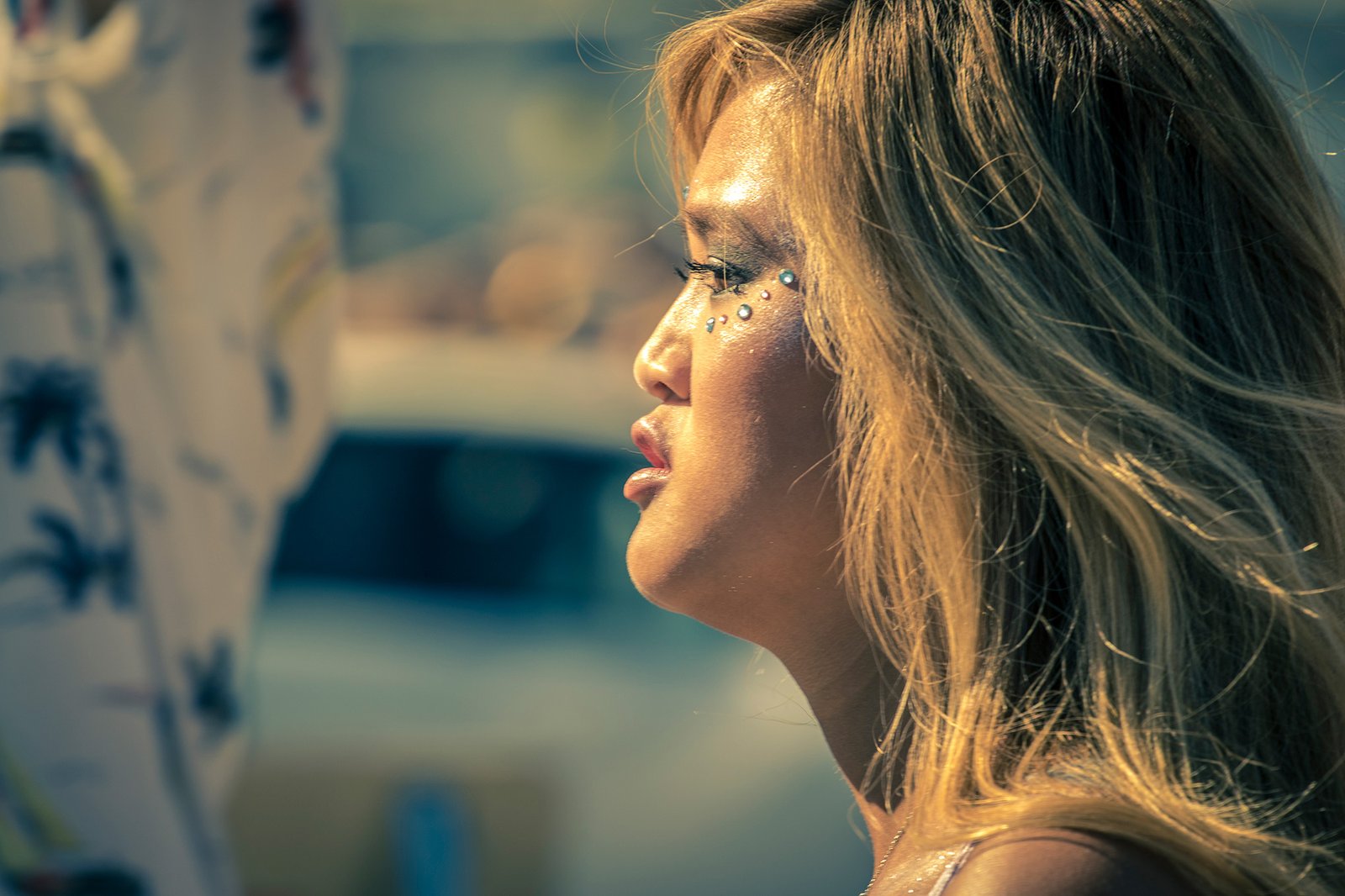 MIAMI, FL – March 23: Girl at the first day of Ultra Music Festival Miami on March 23, 2018 | PHOTO CREDIT: Raul Diego for deepcitychronicles ©2018 Deep City Chronicles. All Rights Reserved.