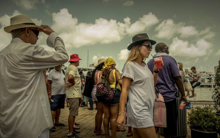 MIAMI, FL – August 5: Tourist scene in Bayside marketplace on a steamy, summer day in Miami, Florida on August 5, 2017 | PHOTO CREDIT: Raul Diego for deepcitychronicles ©2018 Deep City Chronicles. All Rights Reserved.